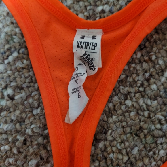 Under armour tank tops lot - Picture 3 of 6